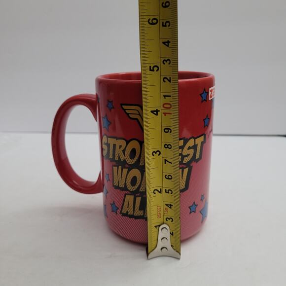 Wonder Woman Mug - "Strongest Woman Alive" by Zak! - Picture 4 of 8